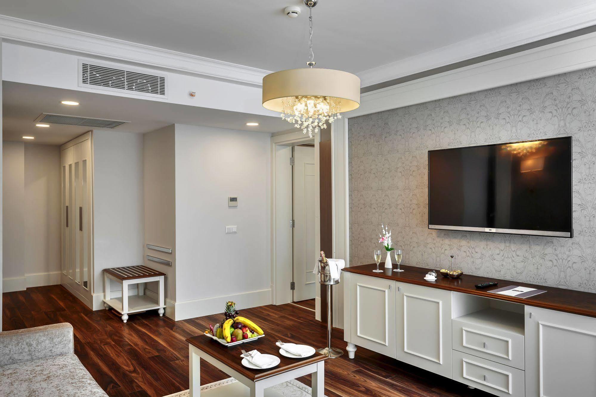 Sunis Efes Royal Palace Resort & Spa Özdere Exterior foto